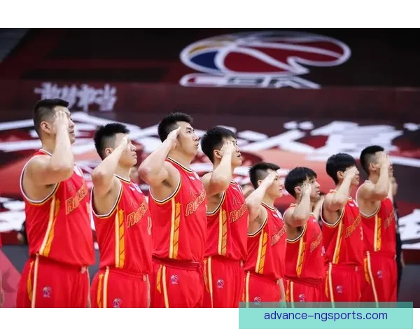 中国男篮逆转夺冠创历史新篇章全场沸腾年轻阵容展现顽强斗志精神