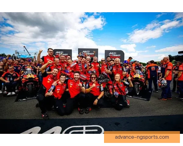 MotoGP赛季最新动态：顶级车手争夺战激烈，技术革新引领未来发展