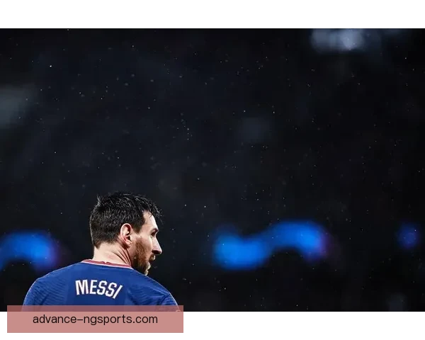 梅西转会巴黎圣日耳曼引发全球足球热议 球迷期待新赛季表现